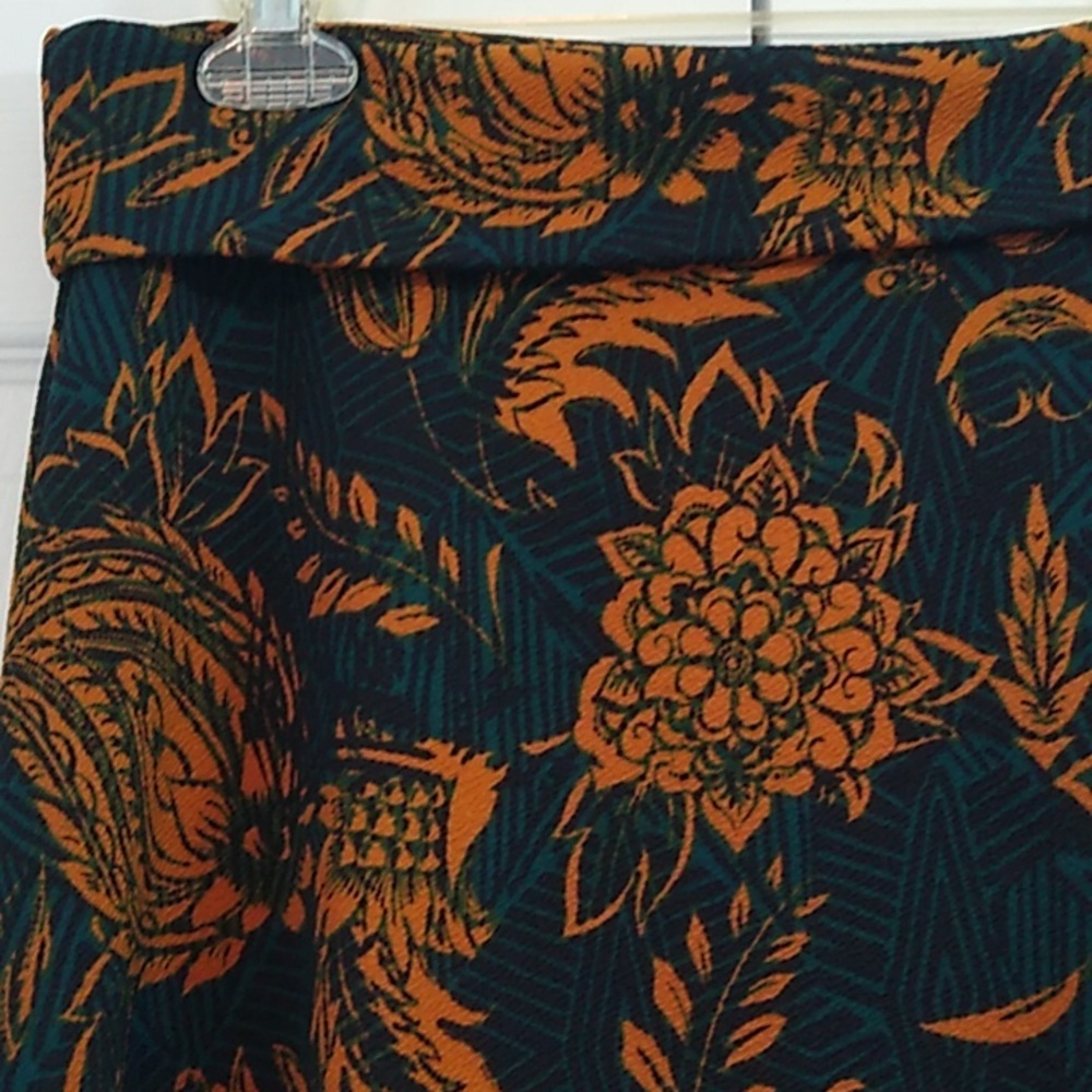 LuLaRoe Cassie Material Skirt Size L in Rust and Dark Green Career Stretch Comfy - Picture 5 of 9
